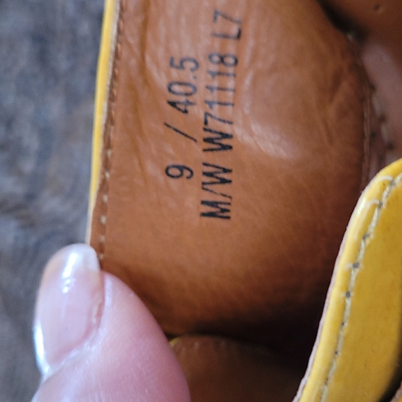 BORN "yellow" wedge sandal - Picture 3 of 3
